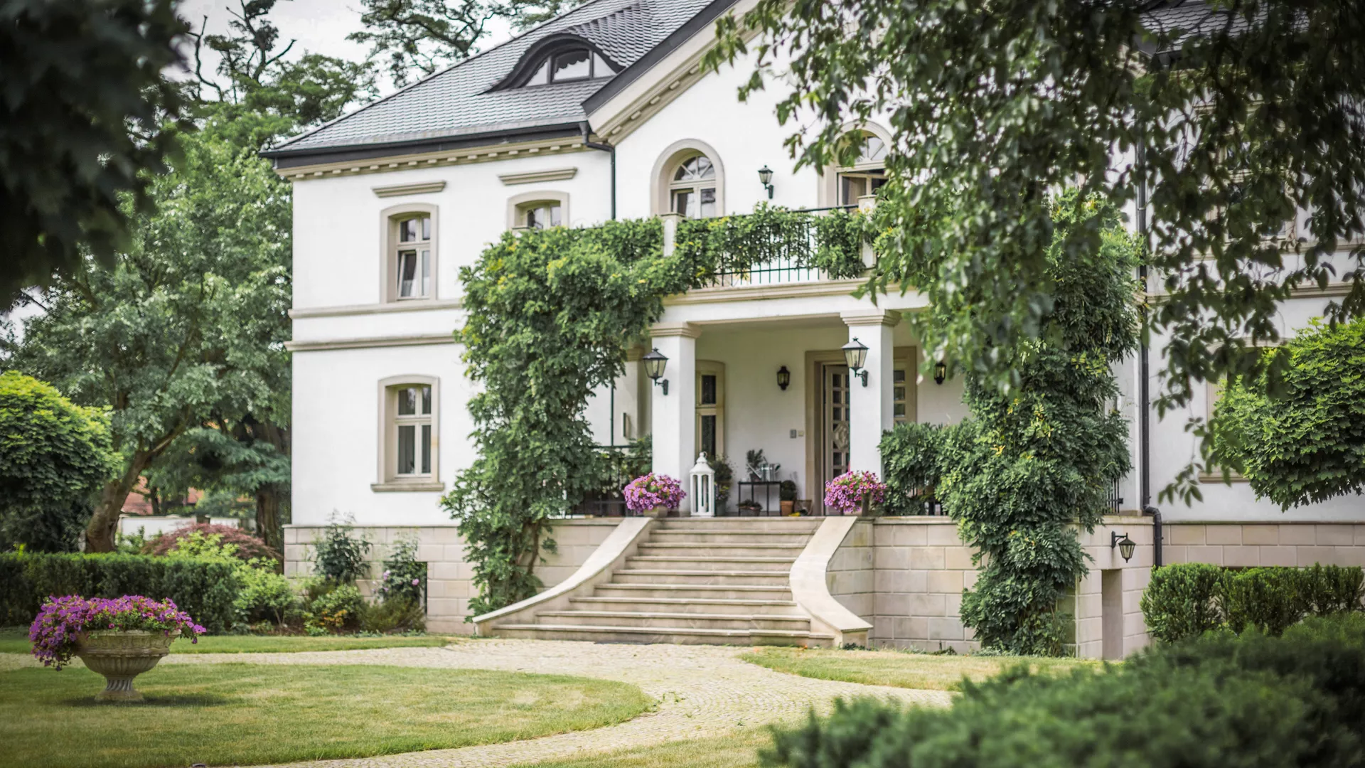 Read more about the article Das sind die teuersten Luxus Immobilien Deutschlands in München, Frankfurt und Hamburg, Stuttgart, Berlin und Düsseldorf